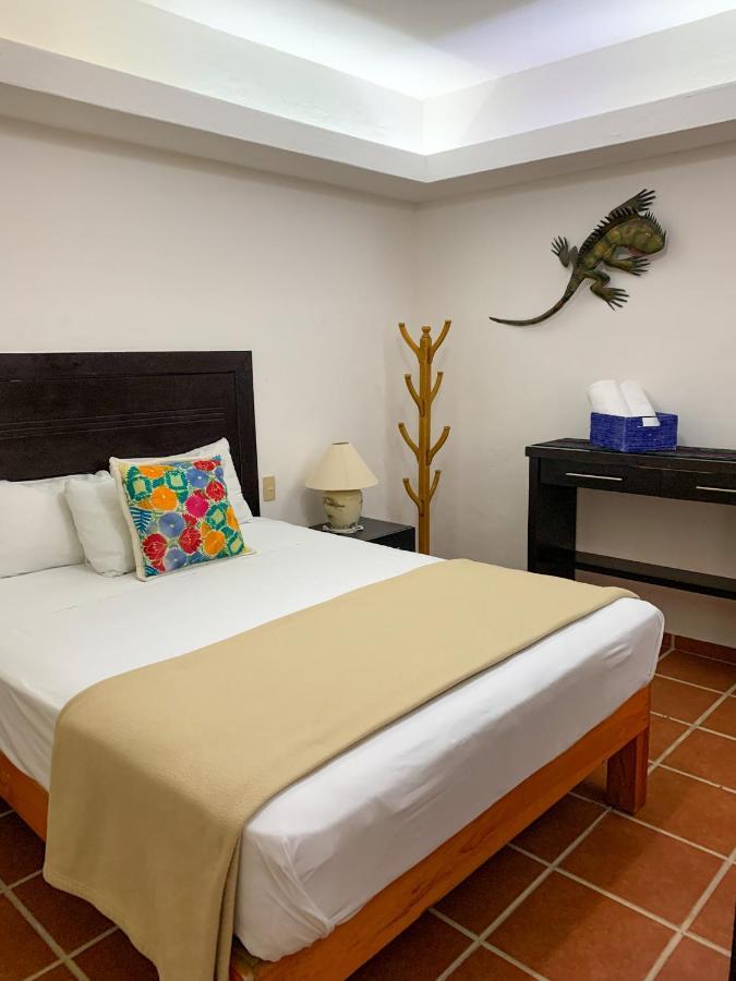 La Iguana Vallarta LGBT Experience - Romantic Zone Puerto Vallarta Esterno foto